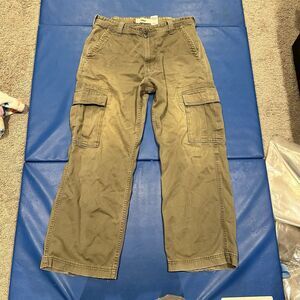 Levi's Men's Cargo Pants in Olive Green